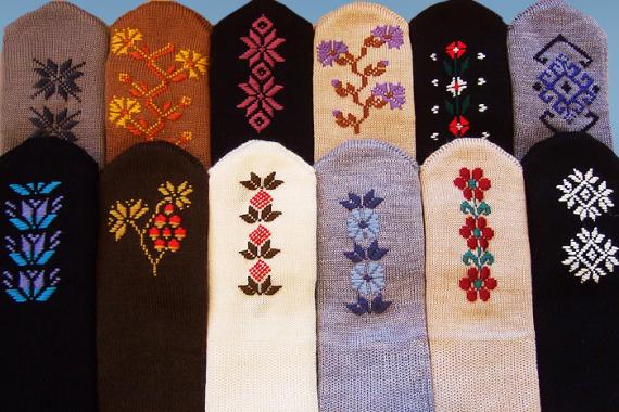 Вышивка на варежках: схемы для вязанных рукавичек Общие принципы вышивки крестом на варежках